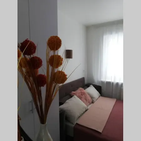 Comfortable Studio M Vokzalna Kyiv Exterior photo