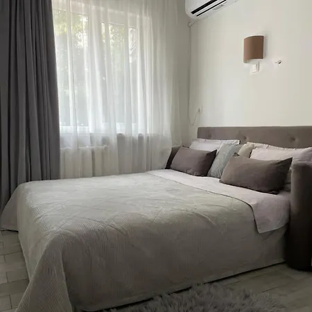 Comfortable Studio M Vokzalna Kyiv Exterior photo